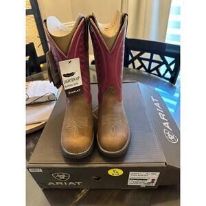 Ariat Women's Anthem Round Toe II Western Boots distressed leather berry-colored